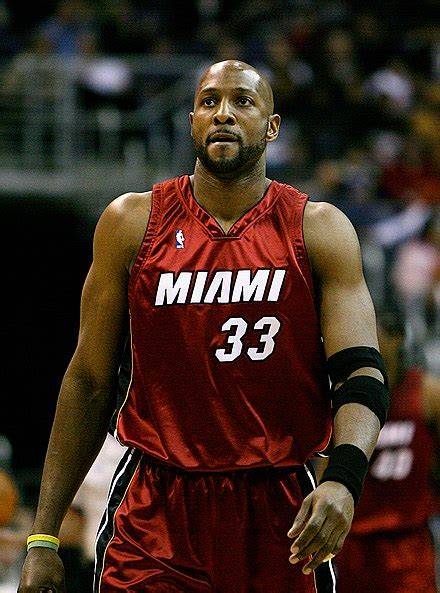 Alonzo Mourning in a game with the Miami Heat