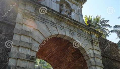 Exploring the Arch of the Viceroys: A Landmark in Mexico